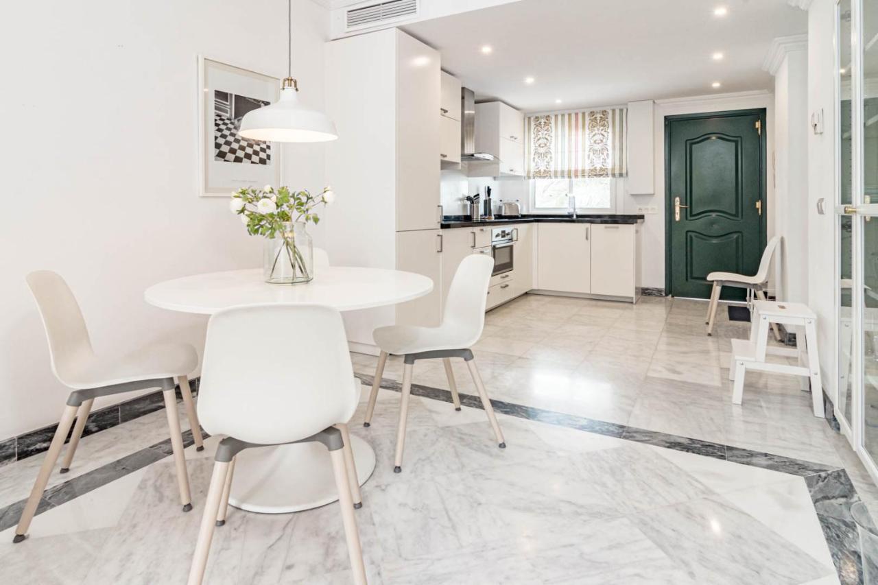 Contemporary 2br Apt With Terrace In Nueva Andalucia 'the Golf Valley' Appartement *