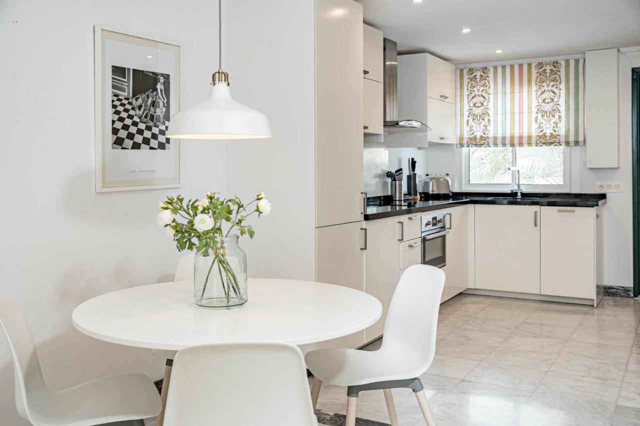 Contemporary 2br Apt With Terrace In Nueva Andalucia 'the Golf Valley' Appartement