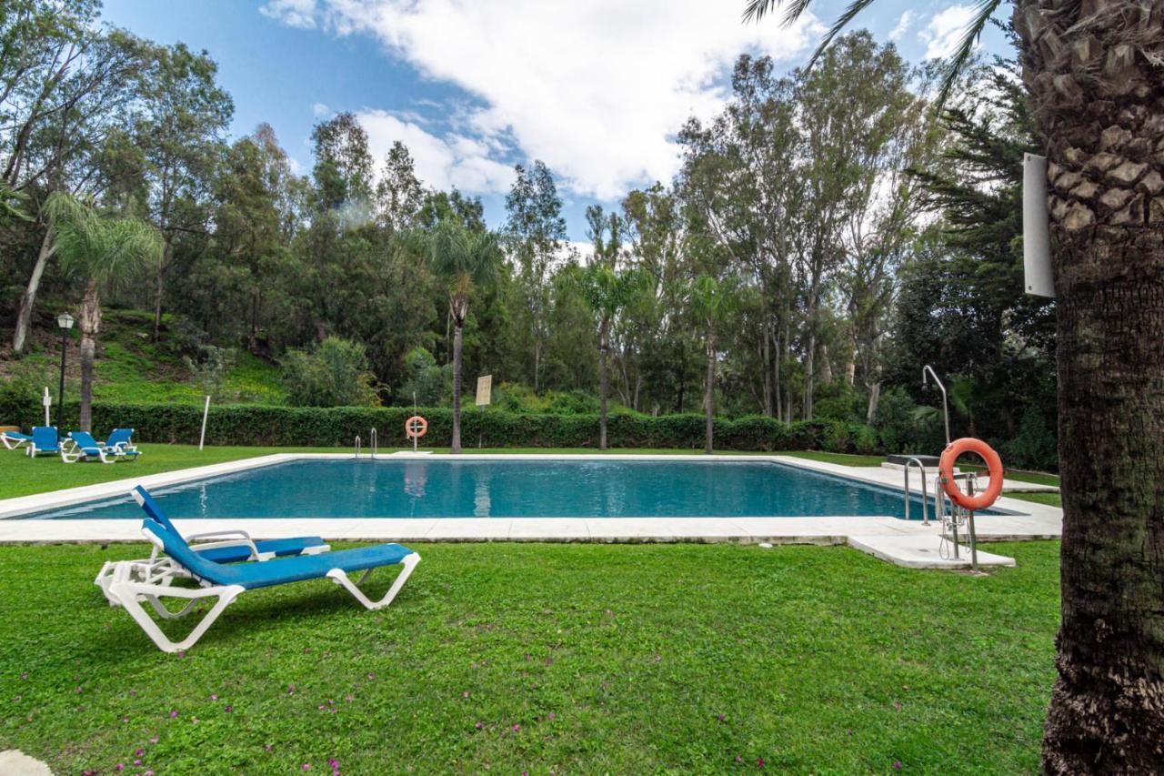 Appartement Contemporary 2br Apt With Terrace In Nueva Andalucia 'the Golf Valley' Marbella