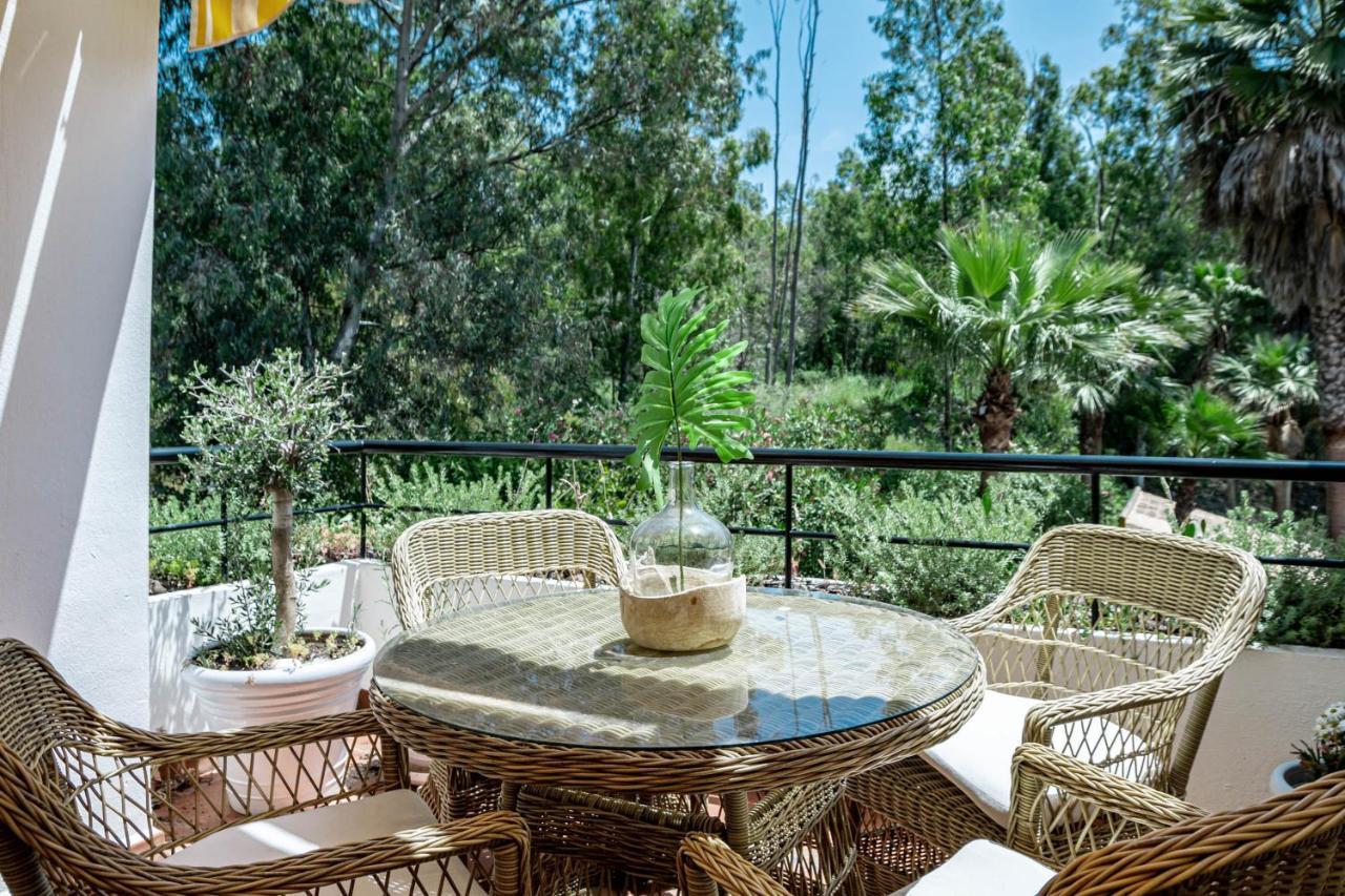 Contemporary 2br Apt With Terrace In Nueva Andalucia 'the Golf Valley'